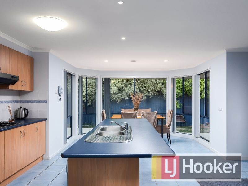 10 Beauford Avenue, Narre Warren South VIC 3805