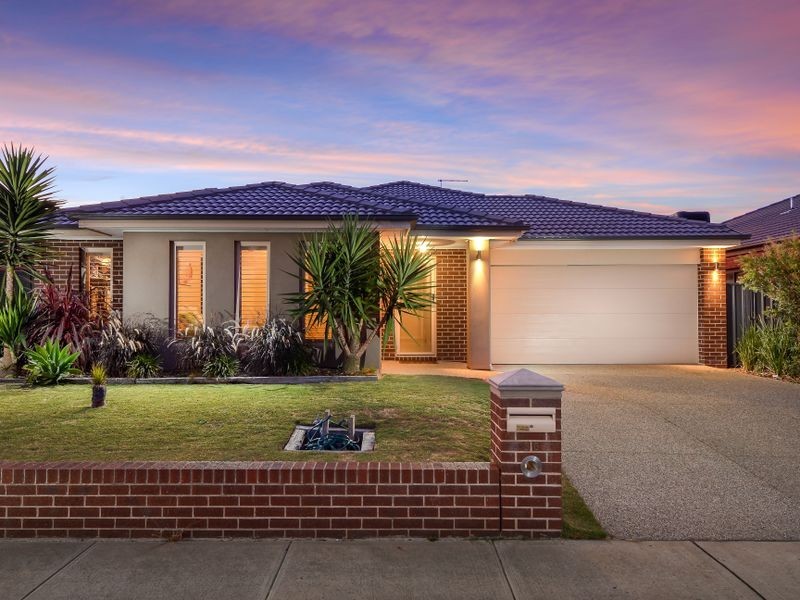 36 Abrus Circuit, Cranbourne North VIC 3977