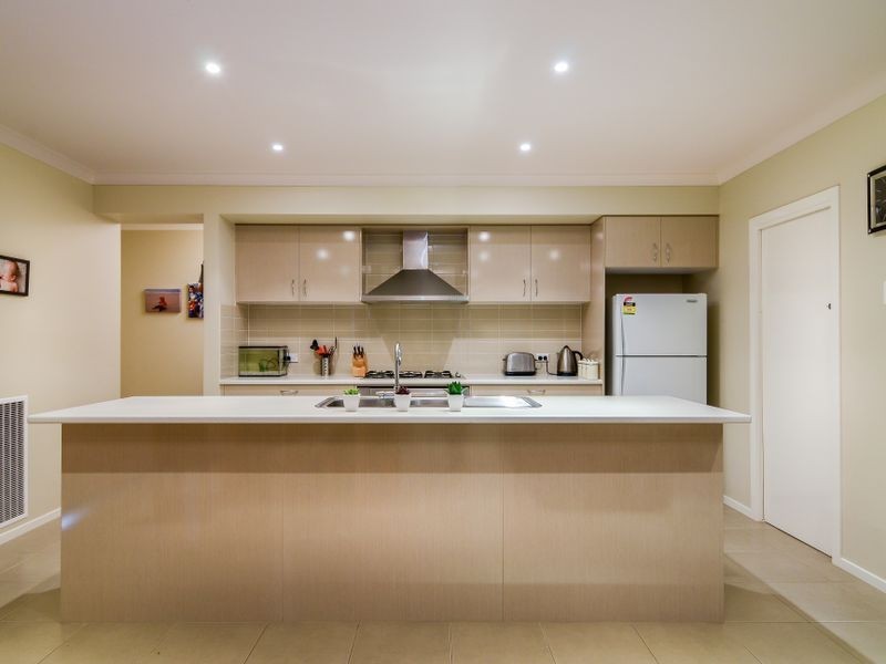 36 Abrus Circuit, Cranbourne North VIC 3977