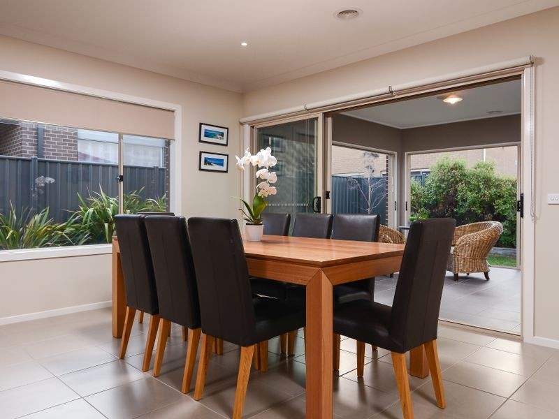 36 Abrus Circuit, Cranbourne North VIC 3977