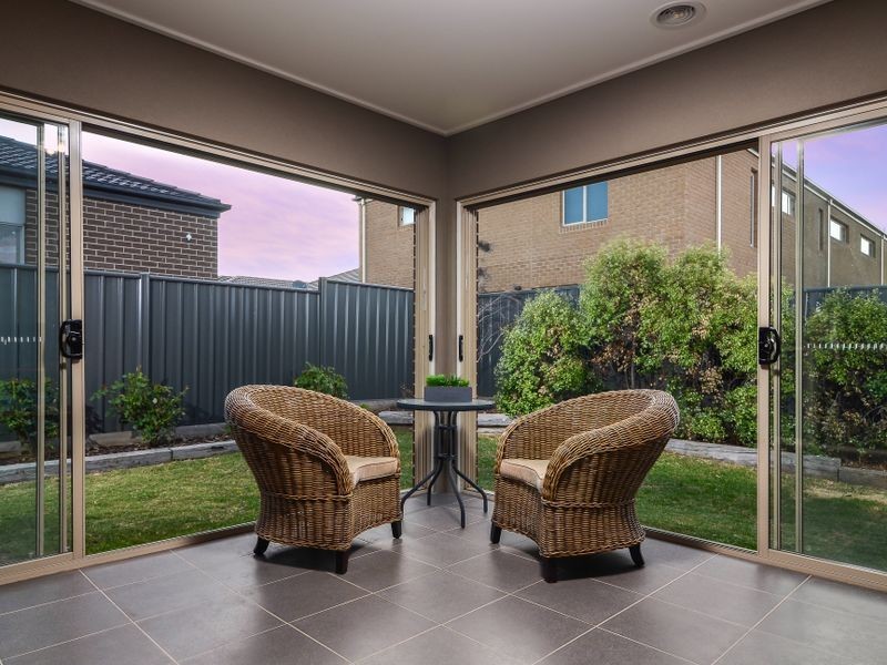 36 Abrus Circuit, Cranbourne North VIC 3977