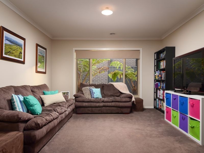 36 Abrus Circuit, Cranbourne North VIC 3977