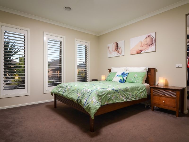 36 Abrus Circuit, Cranbourne North VIC 3977