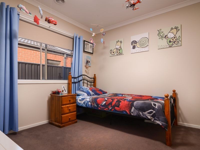 36 Abrus Circuit, Cranbourne North VIC 3977