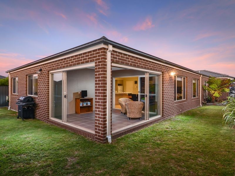 36 Abrus Circuit, Cranbourne North VIC 3977