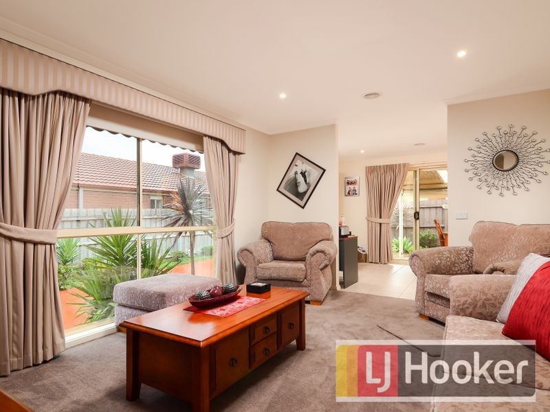 1/27 Oliver Court, Narre Warren South VIC 3805