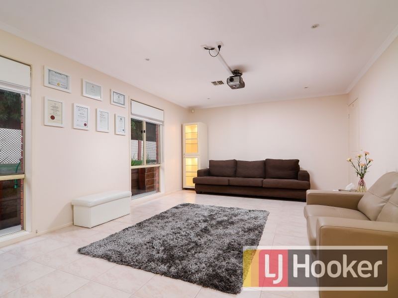 7 Sallybrook Circuit, Narre Warren VIC 3805