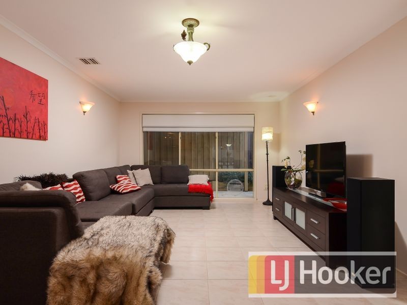 7 Sallybrook Circuit, Narre Warren VIC 3805