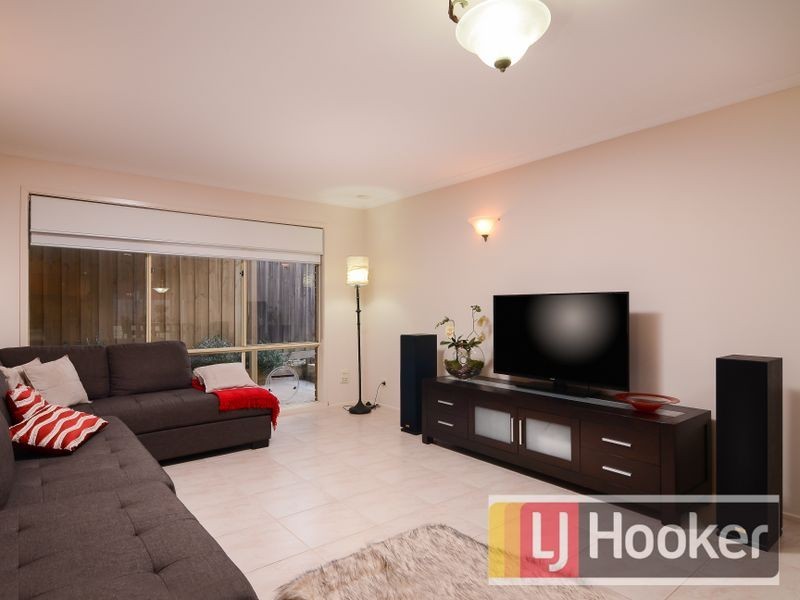 7 Sallybrook Circuit, Narre Warren VIC 3805