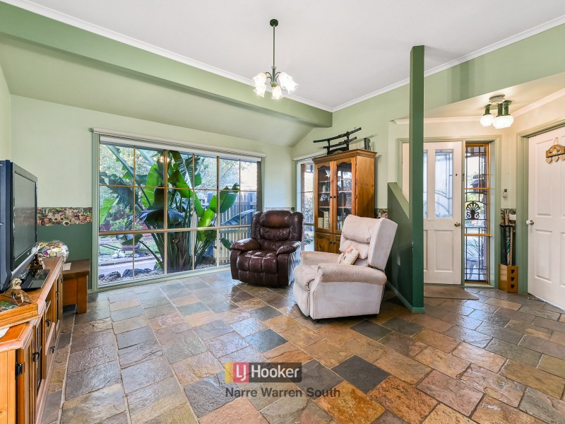 5 Loganberry Close, Cranbourne North VIC 3977