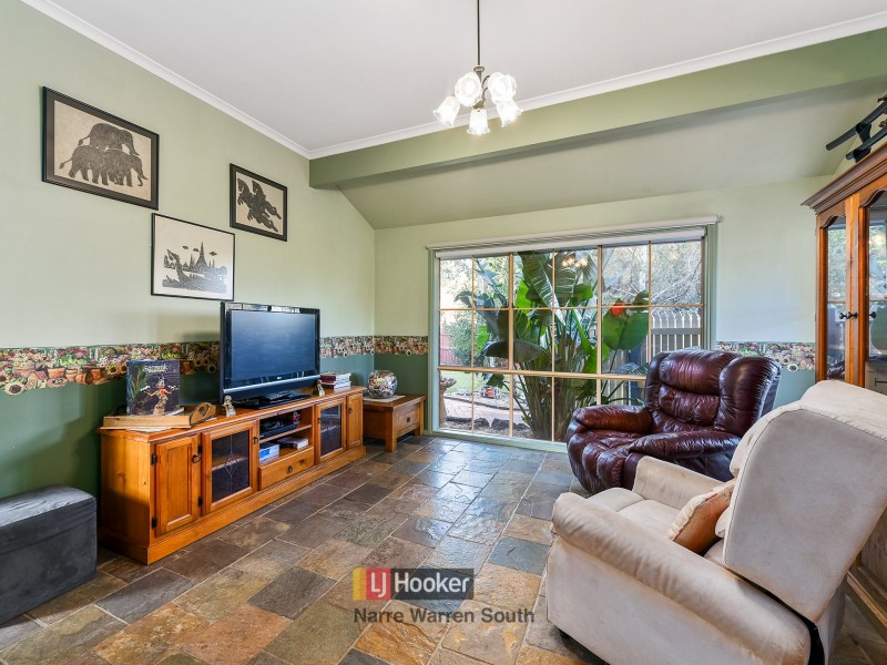 5 Loganberry Close, Cranbourne North VIC 3977