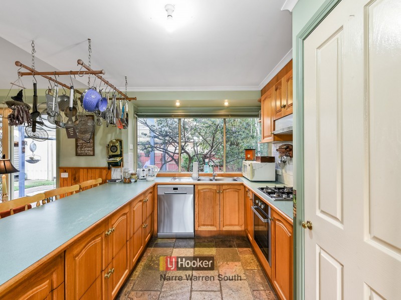 5 Loganberry Close, Cranbourne North VIC 3977