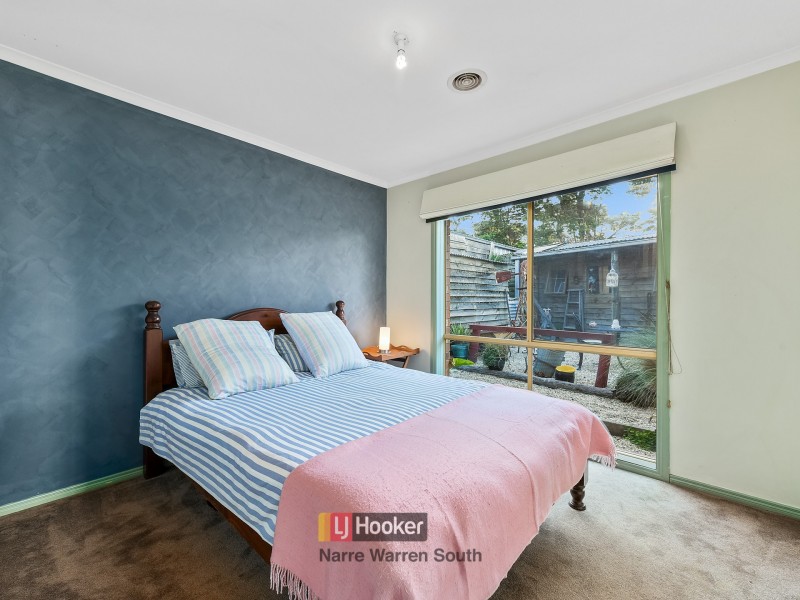 5 Loganberry Close, Cranbourne North VIC 3977