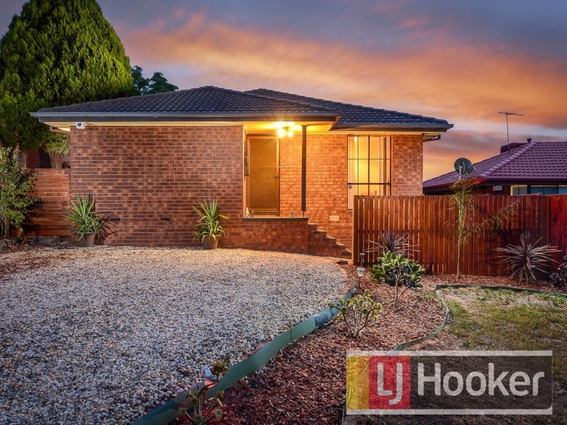 2 Bill Place, Hampton Park VIC 3976