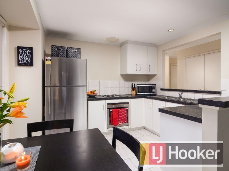 2 Bill Place, Hampton Park VIC 3976