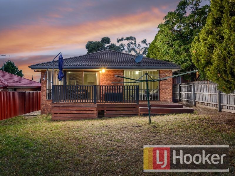 2 Bill Place, Hampton Park VIC 3976