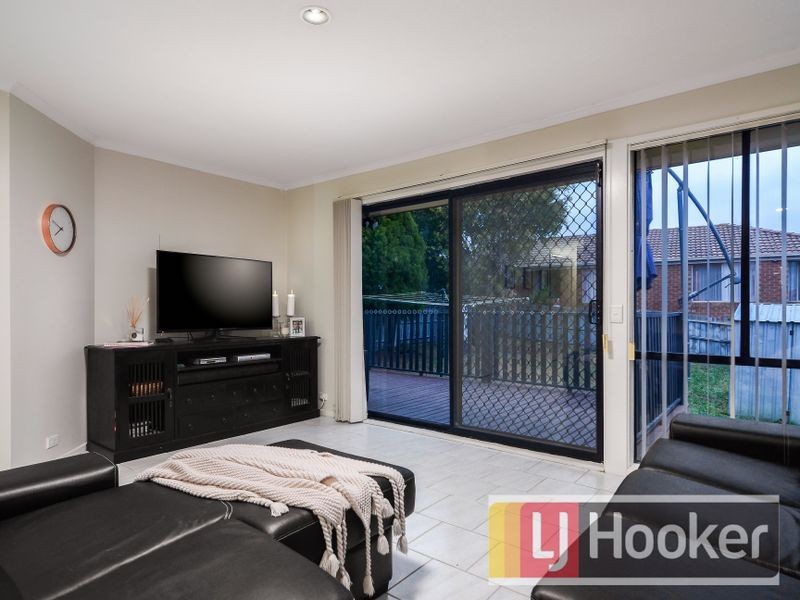 2 Bill Place, Hampton Park VIC 3976