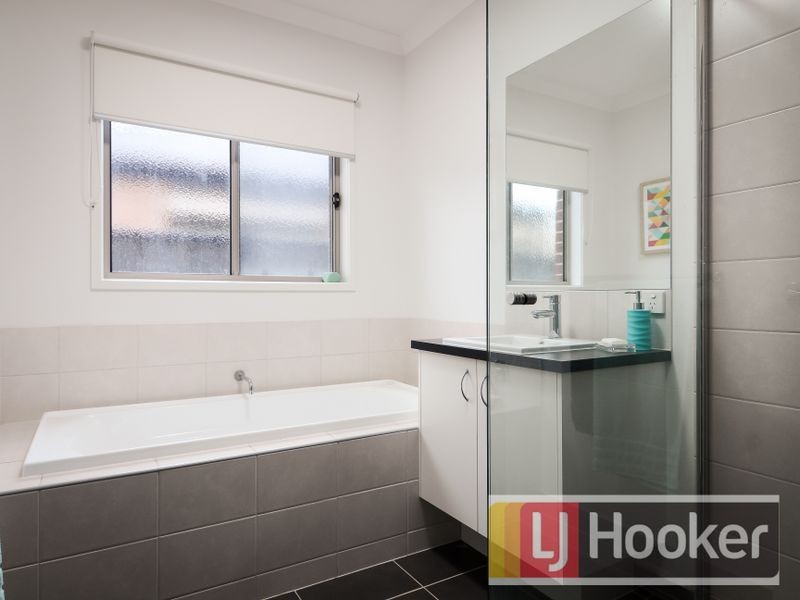 3 Corymbia Promenade, Pakenham VIC 3810