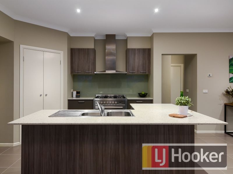 5 Grassland Crescent, Officer VIC 3809