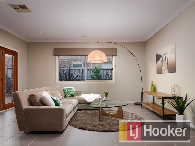 5 Grassland Crescent, Officer VIC 3809