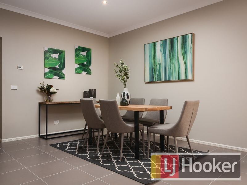 5 Grassland Crescent, Officer VIC 3809