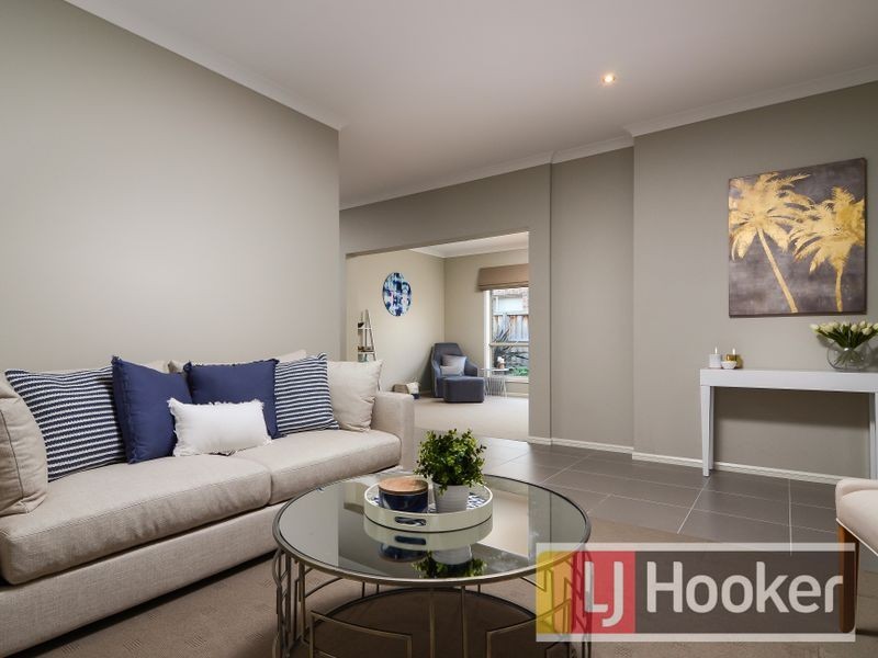 5 Grassland Crescent, Officer VIC 3809