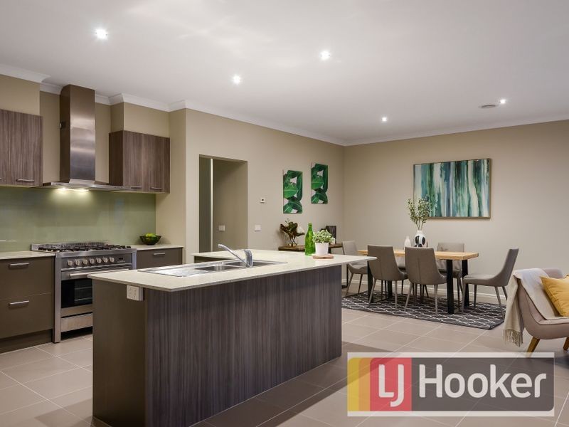 5 Grassland Crescent, Officer VIC 3809