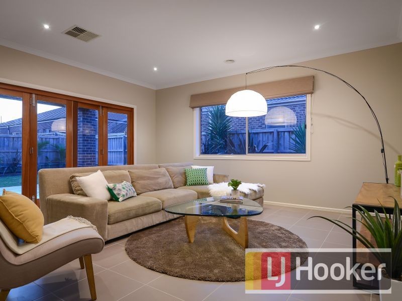 5 Grassland Crescent, Officer VIC 3809