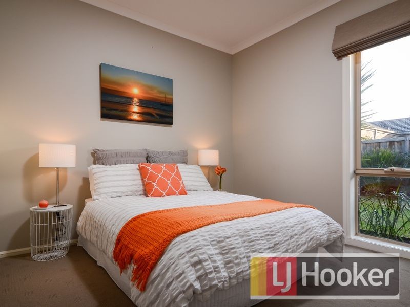 5 Grassland Crescent, Officer VIC 3809