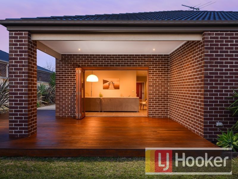 5 Grassland Crescent, Officer VIC 3809