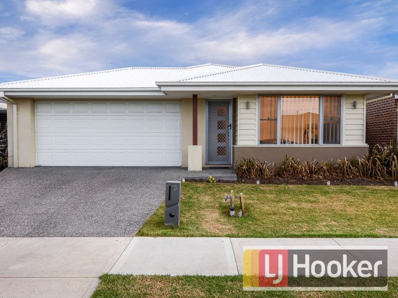 13 Bremer Street, Clyde North VIC 3978