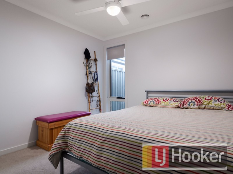 152 Lineham Drive, Cranbourne East VIC 3977