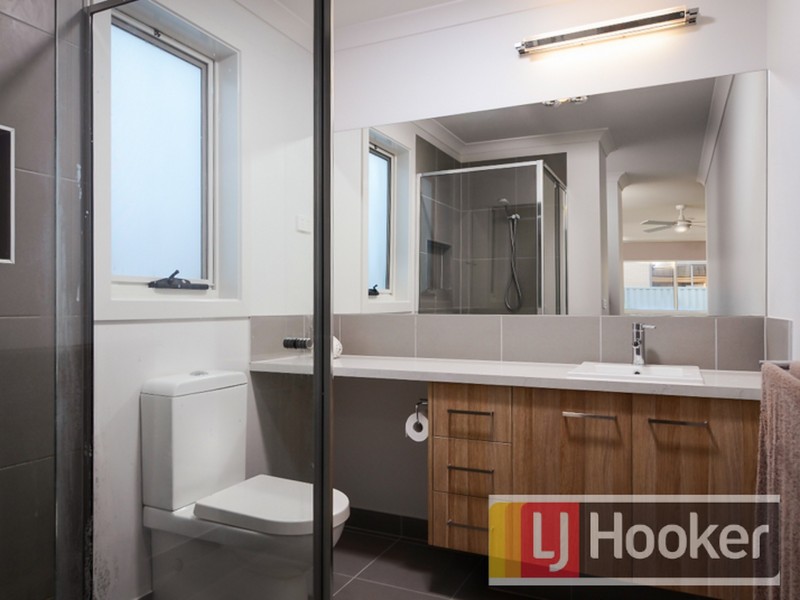 152 Lineham Drive, Cranbourne East VIC 3977