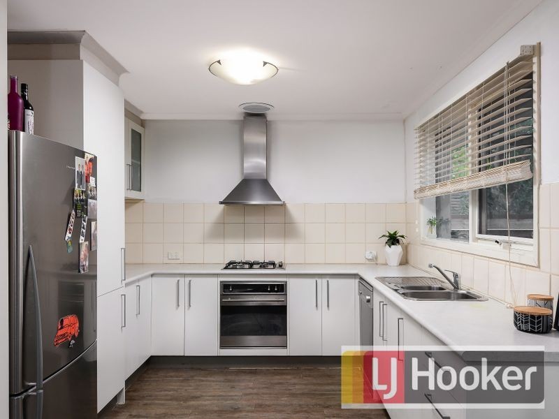 15 Selkirk Court, Berwick VIC 3806