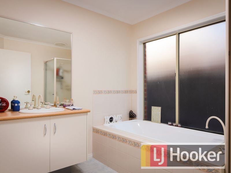 14 Bordeaux Grove, Narre Warren South VIC 3805