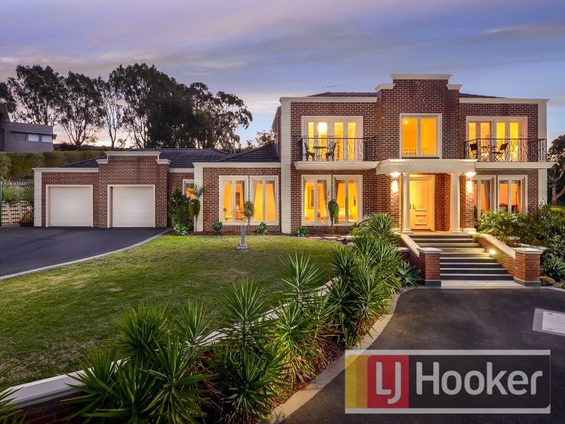 13-14 Waterford Close, Narre Warren North VIC 3804