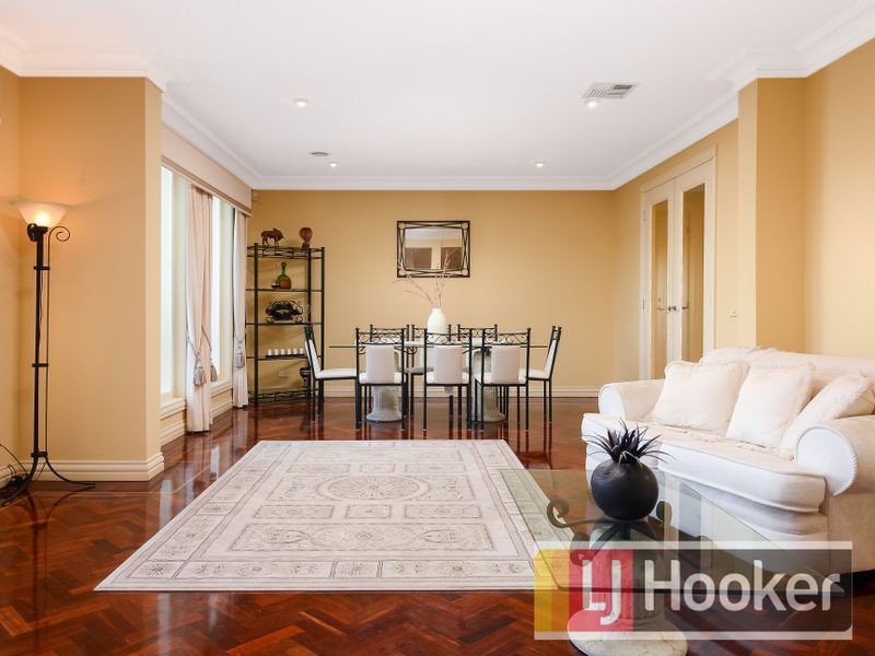 13-14 Waterford Close, Narre Warren North VIC 3804