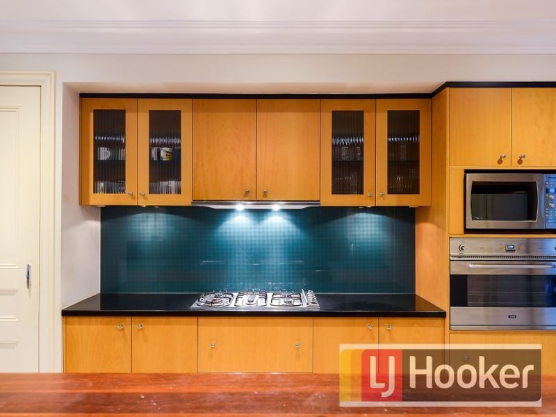 13-14 Waterford Close, Narre Warren North VIC 3804