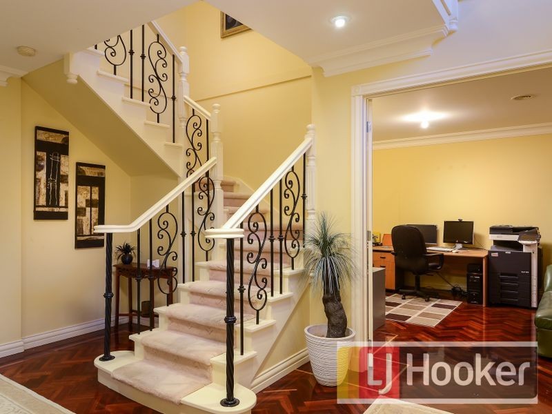 13-14 Waterford Close, Narre Warren North VIC 3804