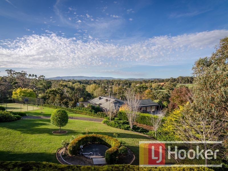 13-14 Waterford Close, Narre Warren North VIC 3804