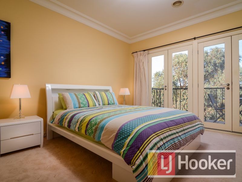 13-14 Waterford Close, Narre Warren North VIC 3804