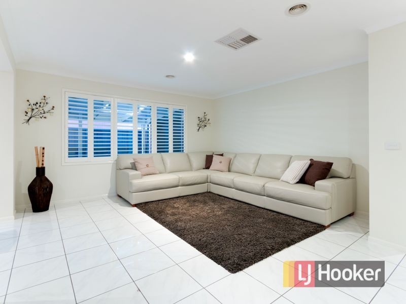 77 Sherwood Road, Narre Warren South VIC 3805