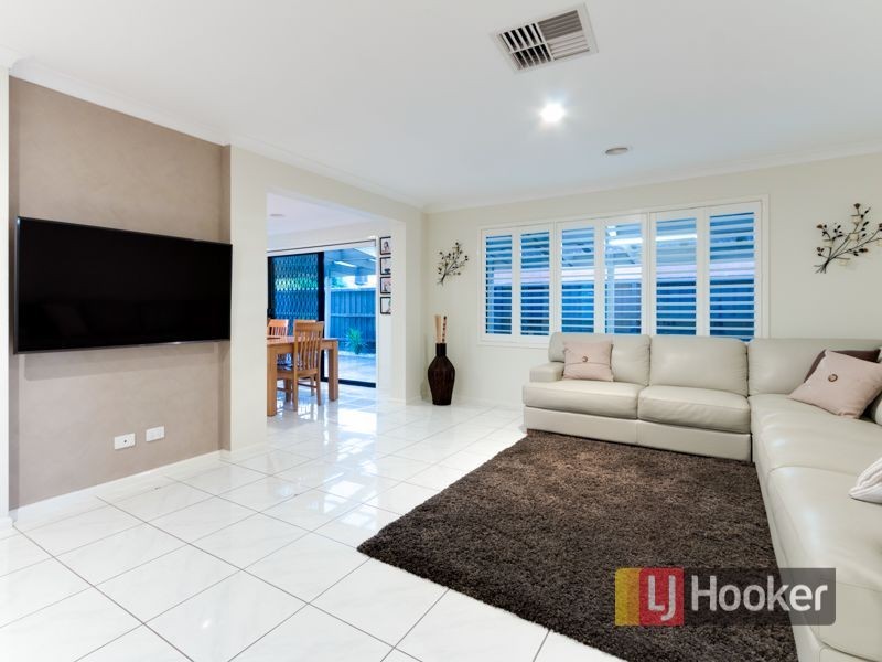 77 Sherwood Road, Narre Warren South VIC 3805