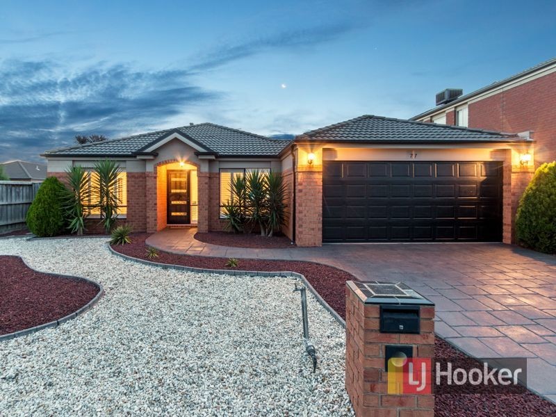 77 Sherwood Road, Narre Warren South VIC 3805