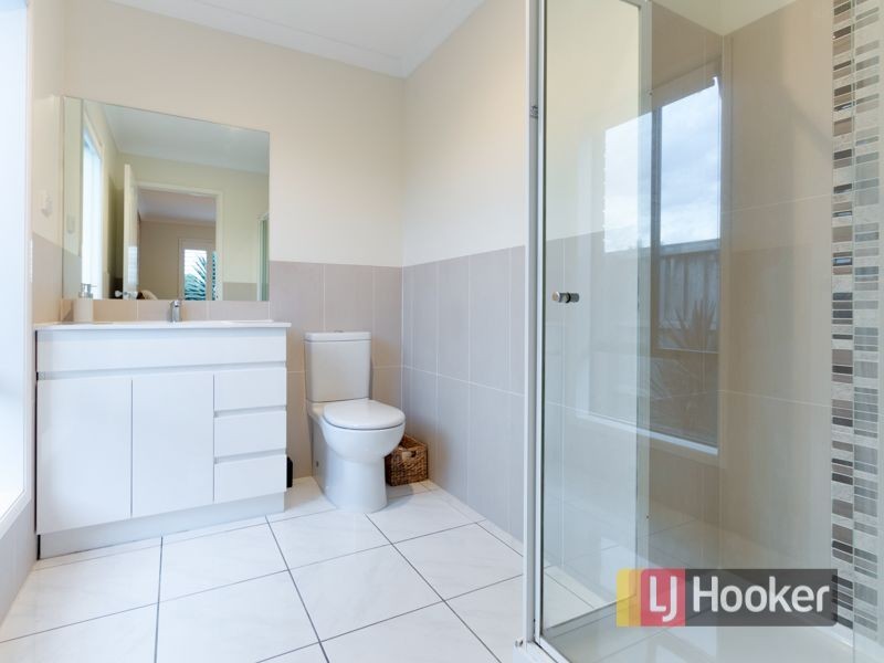 77 Sherwood Road, Narre Warren South VIC 3805