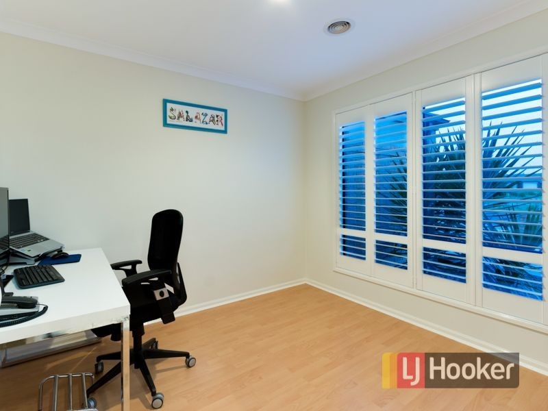 77 Sherwood Road, Narre Warren South VIC 3805