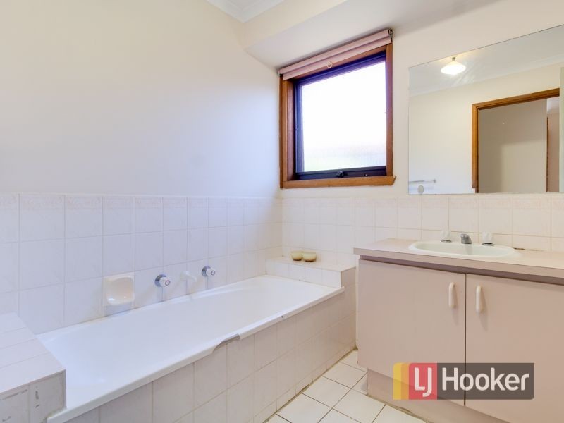 29 Plateau Crescent, Hampton Park VIC 3976