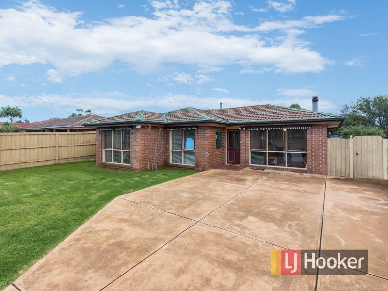 130 Oaktree Drive, Hampton Park VIC 3976