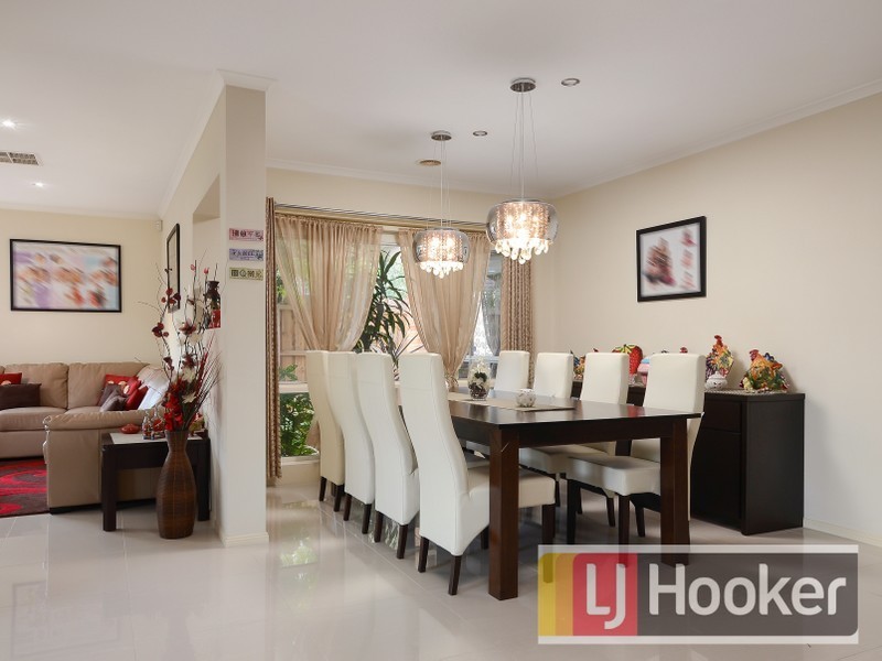 2 Gustavus Place, Narre Warren South VIC 3805