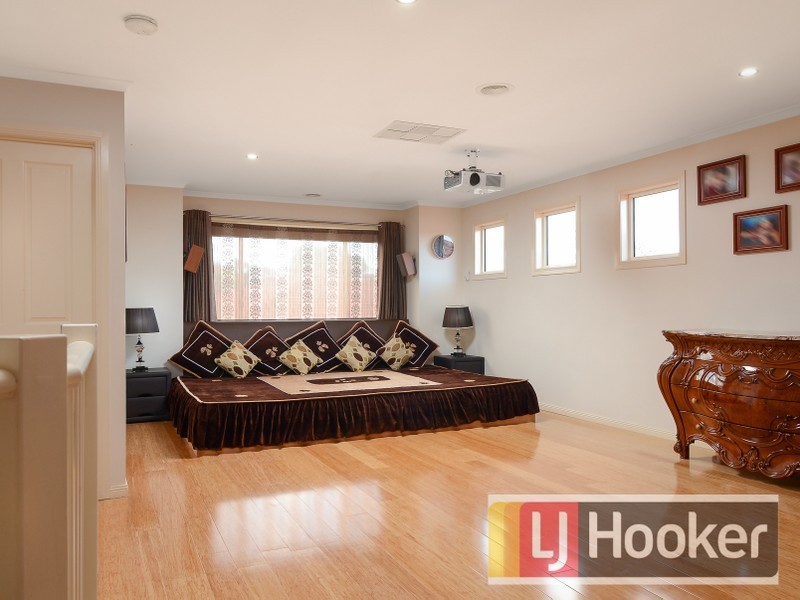 2 Gustavus Place, Narre Warren South VIC 3805